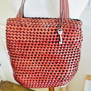 FOSSIL Vintage Woven Basket Weave Leather Shoulder Bucket Purse HandBag Brown